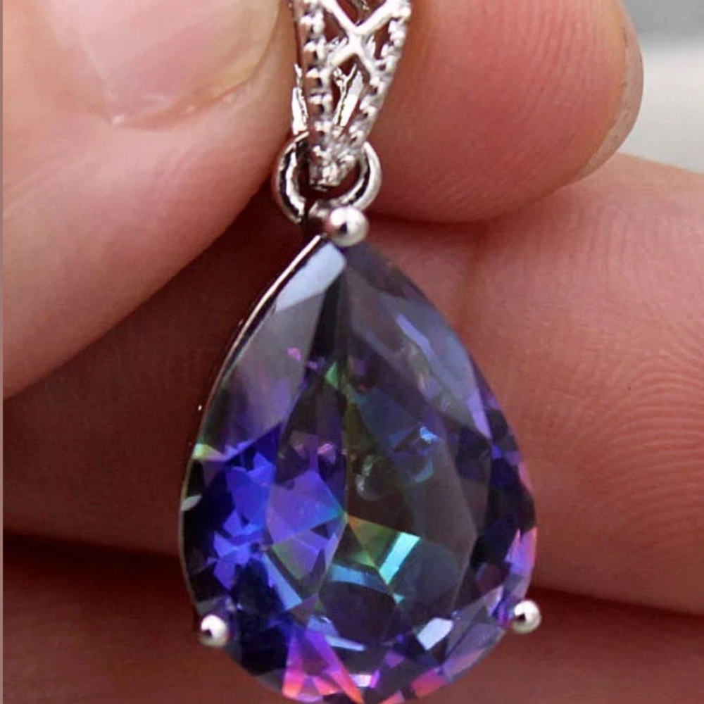 5 ⭐️ 18k WGF Mystic Topaz Pendant